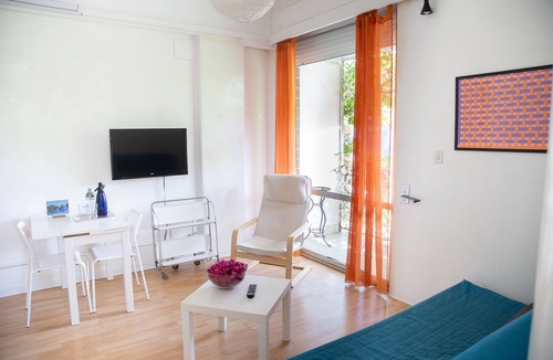 Cannizzaro Apartment | Luxury apartment 100m from the sea for 2-4 people with terrace. Quadrifoglio 3