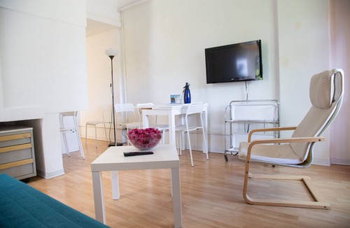 Cannizzaro Apartment | Luxury apartment 100m from the sea for 2-4 people with terrace. Quadrifoglio 3