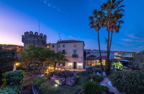 Ognina Villa | Luxury, Catania centre, seascape, Etna view, mini pool, beautiful park