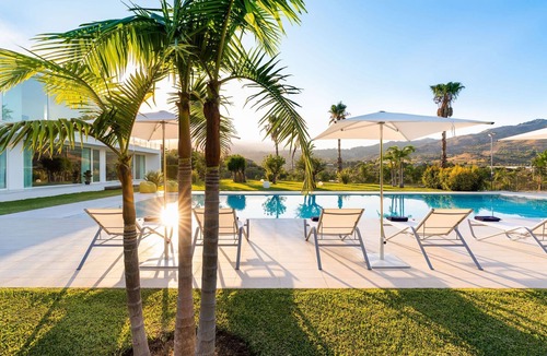 Calatabiano Villa | Luxury Villa near Taormina. Pool, gym and welness area.