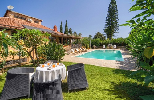 Palermo Villa | Luxury, Palermo downtown, Mediterranean Park, 3 kms from Mondello beach