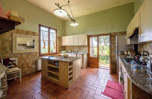 Chiusi Villa | Luxury Villa 25 sleeps AC and pool