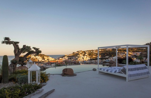 Ponza Villa | Luxury Villa in Ponza | Infinity Pool & Harbour View