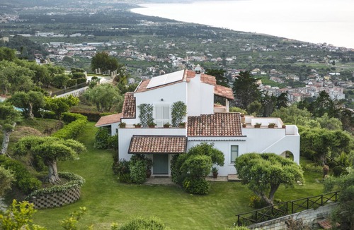 Catute Villa | Luxury villa in the hills 10 minutes from the sea of ​the head of Orlando