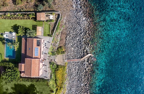 Pozzillo Villa | Luxury villa with pool and direct access to the sea, Pozzillo