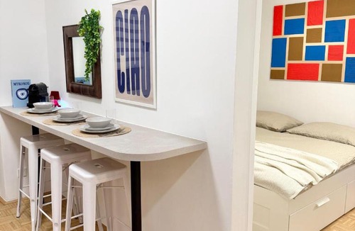 Jakomini Apartment | M8 ParkSide Studio One