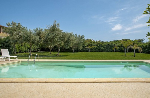 Isola Villa | Magnificent Sicily Villa | 3 Bedrooms | Villa Bouganville | Private Pool