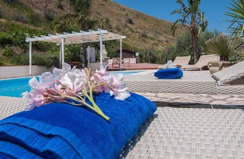 Gratteri Villa | Magnificent villa with swimming pool ideal for a holiday in a charming nature oasis