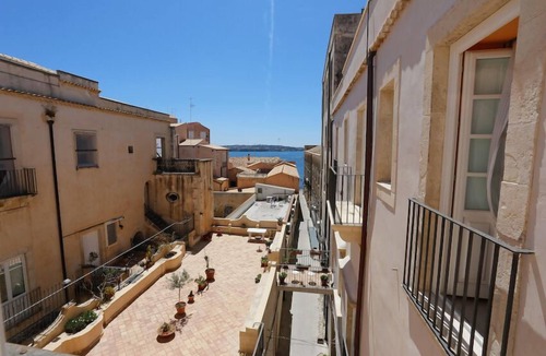 Ortigia Apartment | Mallorca Penthouse. Luxurious house in Ortigia.