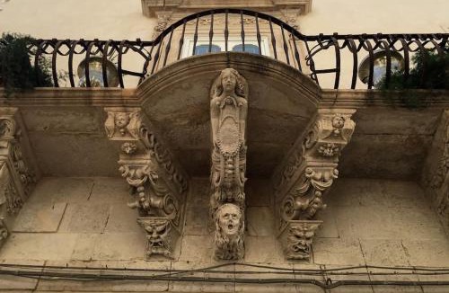 Ortigia House | Maniace 57, Ortigia historic center, 200 mt from the beach