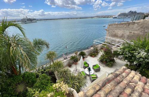 Ortigia Apartment | Maniace Suites
