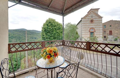 Sugano House | Mansion in Prodo near Lake Bolsena