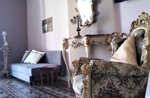 Catania City Centre Apartment | Manzoni Suite Home - Home with balconies overlooking the city