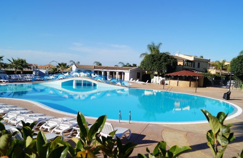 Campofelice di Roccella Villa | Mareluna Family Resort - Villa 2 - Wi-Fi and A / C!