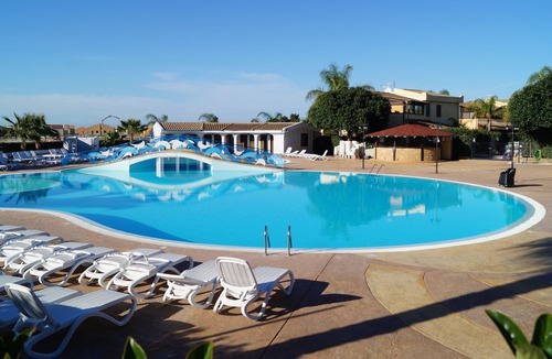 Campofelice di Roccella Villa | Mareluna Family Resort - Villa 2 - Wi-Fi and A / C!