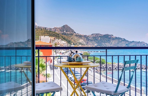 Giardini Naxos Apartment | Mari Sea Home-Mediterranean Room