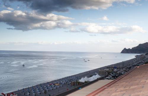Santa Teresa di Riva Apartment | Marina di Savoca