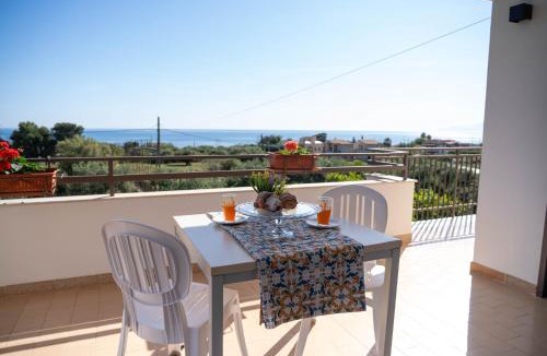 Torre Colonna-sperone Apartment | Marina Holiday