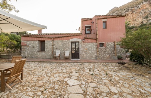 Valderice House | Marotta, on the slopes of Erice