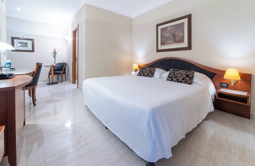 Monte di Pieta Hotel | Massimo Plaza Hotel