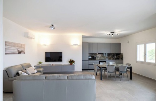 Marina di Davoli Apartment | Medea, apartment in a villa near Soverato, Ionian Coast of Calabria—open year-round