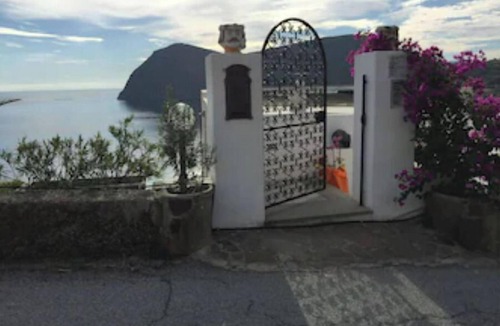 Canneto Apartment | Mela House in Canneto - Sea and Aeolian Islands View from Lipari