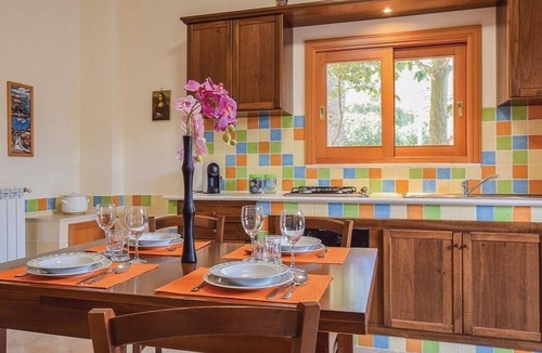 Sant'Onofrio House | Melania House woman