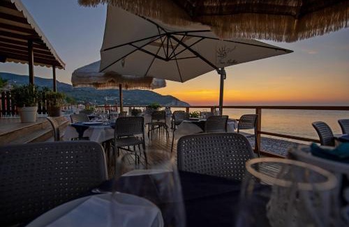 Mattinata House | melograno Holiday Home with Swimming Pool and Private Beach