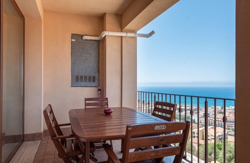 Cefalu Apartment | Modern Apartment with Sea View, Wi-Fi and Air Conditioning