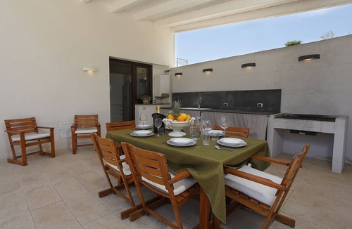 Partanna Villa | Modern cube Villa with garden
