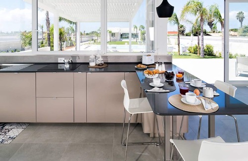 Marsala Villa | Modern villa with swimming pool, Sicily