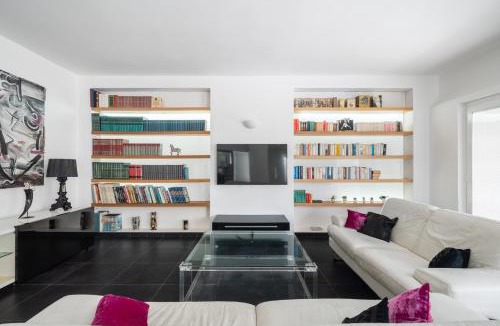 Mondello Apartment | Mondello Deluxe Retreat by DomuSicily