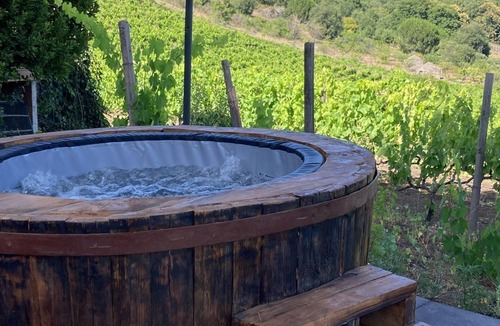 Pedara Ski Chalet | Mondifeso Chalet (Etna+vineyard+jacuzzi)