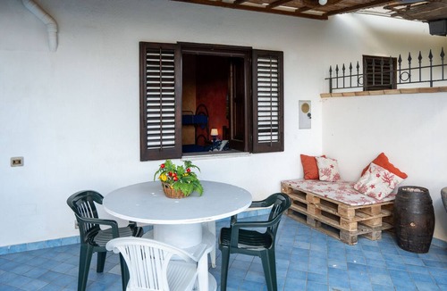 Sciacca House | Monterotondo Holiday Home for 6 - with Pool, Nature and Close to the Beach