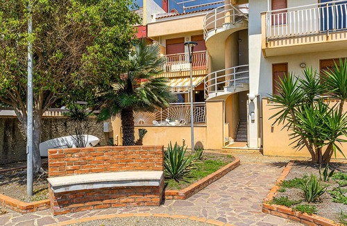 Roccalumera Apartment | Morgana House-Beachfront