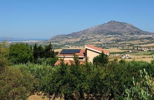 Mockarta Apartment | My Rental Homes - Villa Paladino with garden, large sun terrace and pool.