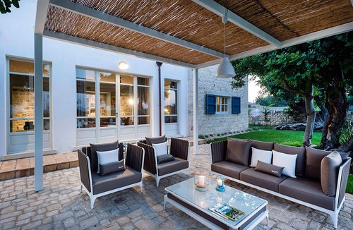 Campanella-Gianforma Villa | My Rental Homes - Country House with infinity pool, large terraces and garden