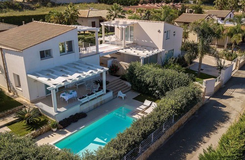 Alcamo Villa | My Rental Homes - Villa Isotta only 500 meters from the beach, pool and sea view