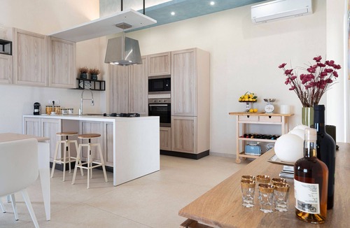 Rosolini Villa | My Rental Homes - Villa Bruna with salt water infinity pool and panoramic view
