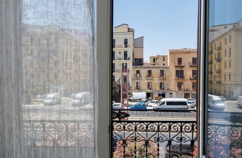 Corso dei Mille - Sant'Erasmo Apartment | Myla's Rooms 2 with Balcony, Wi-Fi and Air Conditioning