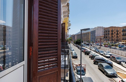 Corso dei Mille - Sant'Erasmo Apartment | Myla's Rooms 2 with Balcony, Wi-Fi and Air Conditioning