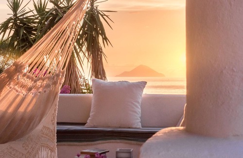 Vulcanello Villa | NERO DI CENERE, AEOLIAN STYLE VILLA ON THE VOLCANO ISLAND