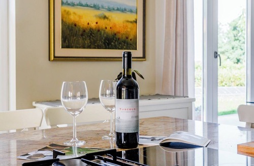 Vicopelago Villa | Nestled in the green hills, just minutes from the walls of Lucca