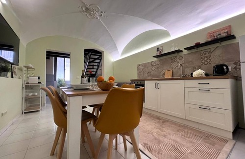 Borgo-Sanzio Apartment | NEW Central Stylish Flat/Private Patio/2min Subway