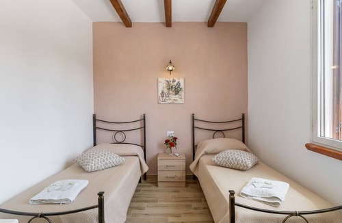 Villalba Apartment | NEW LIFE Villalba Resort - Room '102' with Shared Terrace, Wi-Fi and Air Conditioning