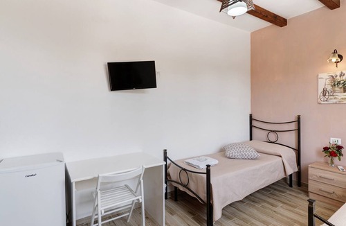 Villalba Apartment | NEW LIFE Villalba Resort - Room '102' with Shared Terrace, Wi-Fi and Air Conditioning