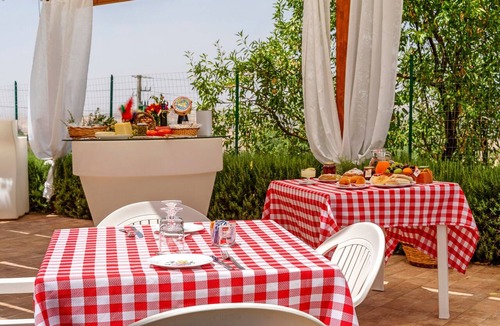 Villalba Apartment | NEW LIFE Villalba Resort – Apartment '106' with Shared Terrace, Wi-Fi & Air Conditioning