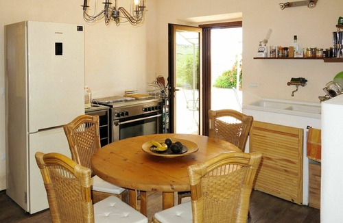 Cologna Spiaggia Villa | Nice apartment in villa with A/C, pool, hot tub, WIFI, TV, patio, pets allowed and panoramic view
