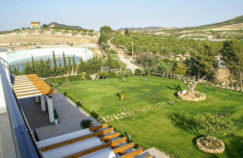 Mazzarino Apartment | Nice apartment in Mazzarino with WiFi