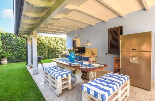 Casuzze House | Nice home in Casuzze-Finaiti with sauna